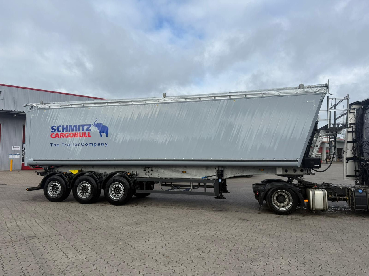 Schmitz Cargobull SCB S3D Alu Kipper 60m³ Fast Neuwertig OKUSLIDE - Самосвальный полуприцеп: фото 4 Schmitz Cargobull SCB S3D Alu Kipper 60m³ Fast Neuwertig OKUSLIDE - Самосвальный полуприцеп: фото 4