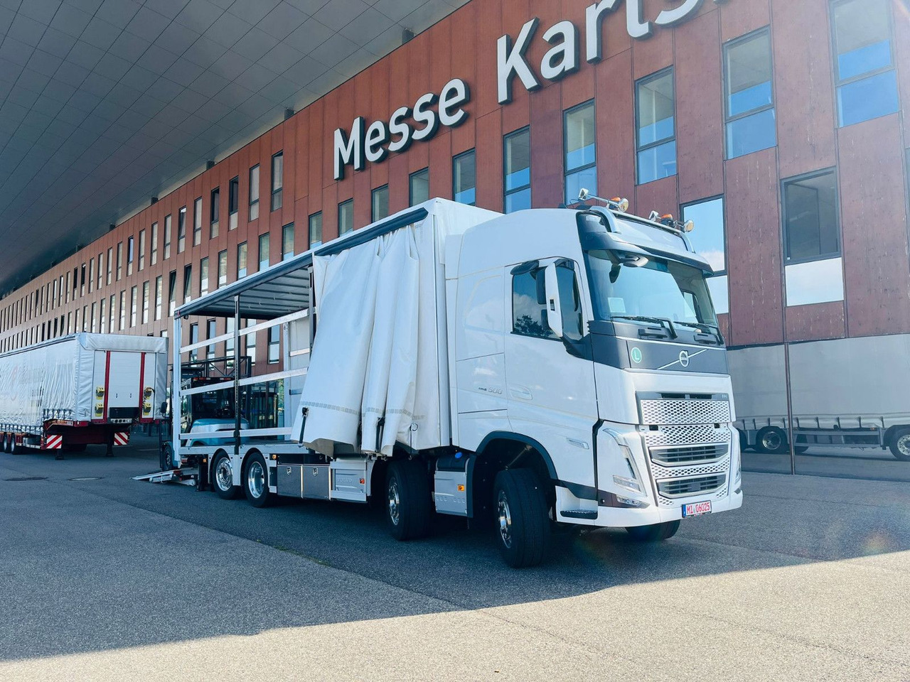 Volvo FH 500 8x2 Arbeitsbühnen Transporter LBW 9t - Тентованный грузовик: фото 3 Volvo FH 500 8x2 Arbeitsbühnen Transporter LBW 9t - Тентованный грузовик: фото 3