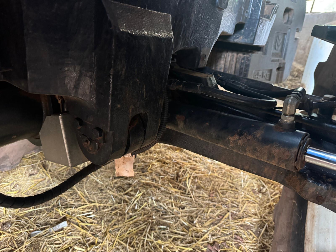 NEW HOLLAND T6.180 - Трактор: фото 2 NEW HOLLAND T6.180 - Трактор: фото 2