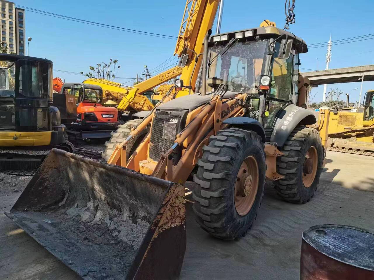 CASE 695 - Экскаватор-погрузчик: фото 2 CASE 695 - Экскаватор-погрузчик: фото 2