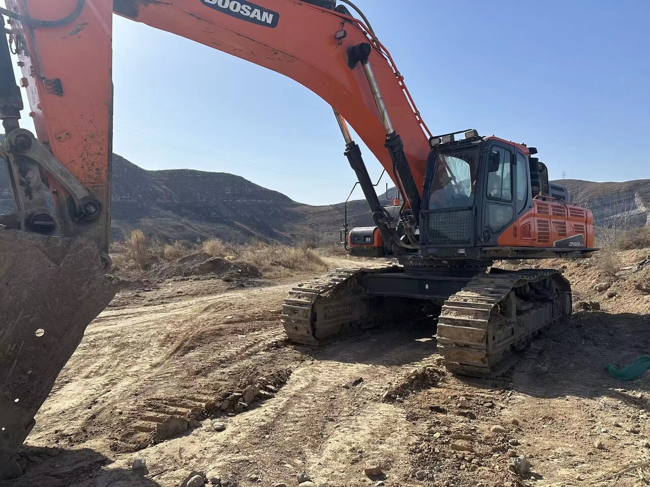 DOOSAN DOOSAN DH520LC-9C - Гусеничный экскаватор: фото 1 DOOSAN DOOSAN DH520LC-9C - Гусеничный экскаватор: фото 1