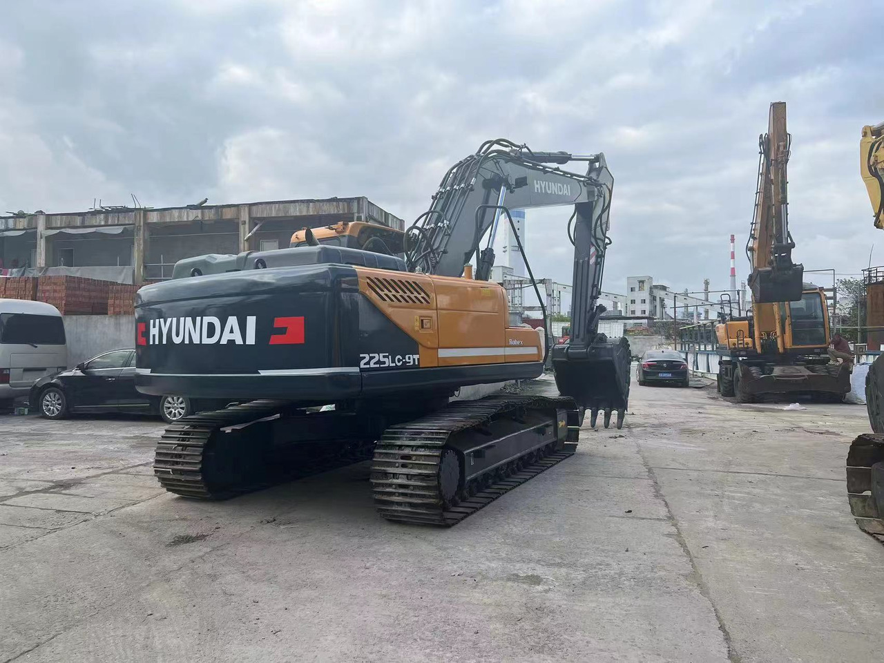 Hyundai R225LC-9T - Гусеничный экскаватор: фото 3 Hyundai R225LC-9T - Гусеничный экскаватор: фото 3