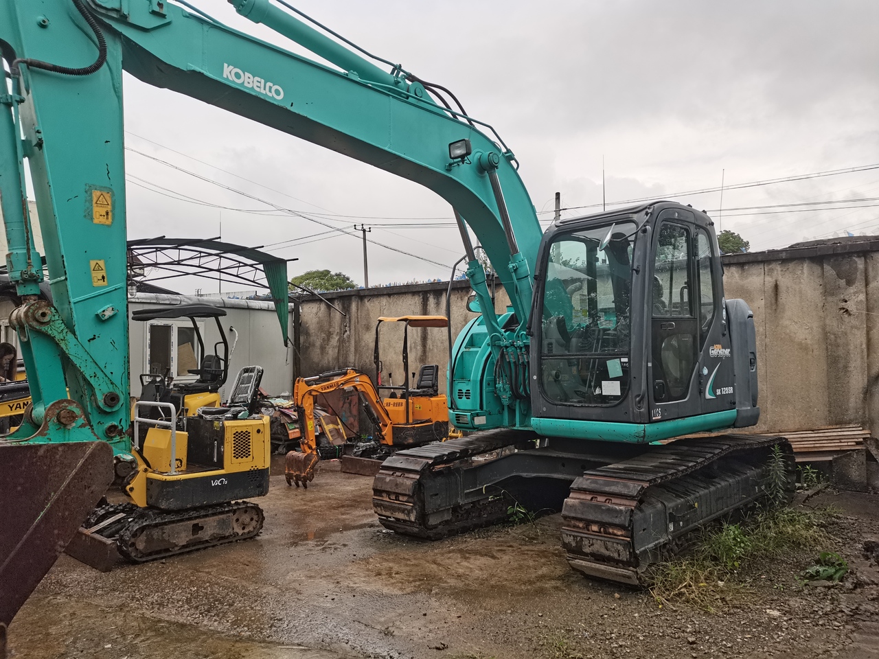 KOBELCO SK125SR - Гусеничный экскаватор: фото 3 KOBELCO SK125SR - Гусеничный экскаватор: фото 3