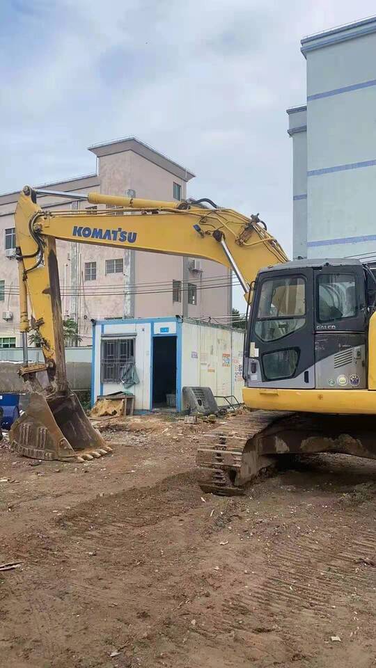 KOMATSU PC228US - Гусеничный экскаватор: фото 3 KOMATSU PC228US - Гусеничный экскаватор: фото 3