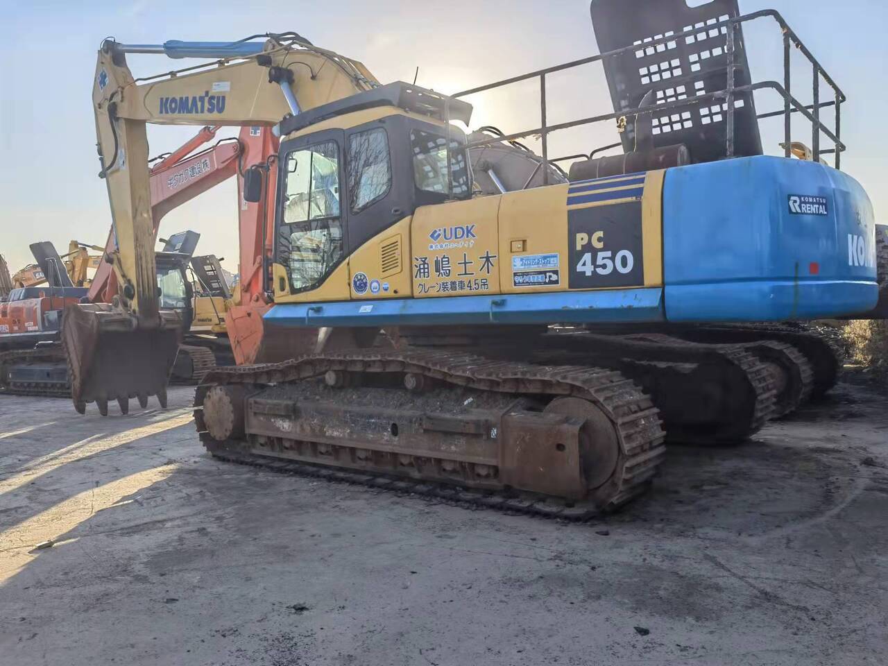 KOMATSU PC450-7-excavator - Гусеничный экскаватор: фото 1 KOMATSU PC450-7-excavator - Гусеничный экскаватор: фото 1