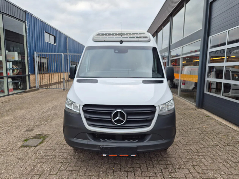 Mercedes-Benz Sprinter 519 CDI/ Kuhlwagen/ L3H2/ TK V300 MAX/ EURO 6E - Фургон-рефрижератор: фото 4 Mercedes-Benz Sprinter 519 CDI/ Kuhlwagen/ L3H2/ TK V300 MAX/ EURO 6E - Фургон-рефрижератор: фото 4