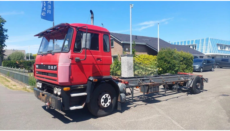 DAF 1900 4X2 HOLLAND TUCK FULL STEEL SUSPENSION MANUAL GEARBOX - Грузовик-шасси: фото 1 DAF 1900 4X2 HOLLAND TUCK FULL STEEL SUSPENSION MANUAL GEARBOX - Грузовик-шасси: фото 1