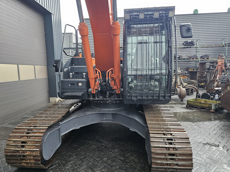 Hitachi zx210-6 labounty msd2000R scrap shear labounty hitachi - Экскаватор для демонтажных работ: фото 4 Hitachi zx210-6 labounty msd2000R scrap shear labounty hitachi - Экскаватор для демонтажных работ: фото 4