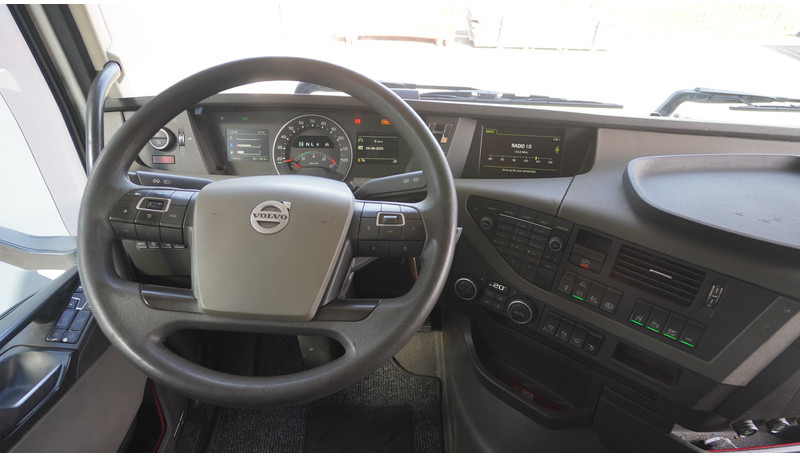 Volvo FH 460 EURO 6 GLOBETROTTER - Тягач: фото 5 Volvo FH 460 EURO 6 GLOBETROTTER - Тягач: фото 5