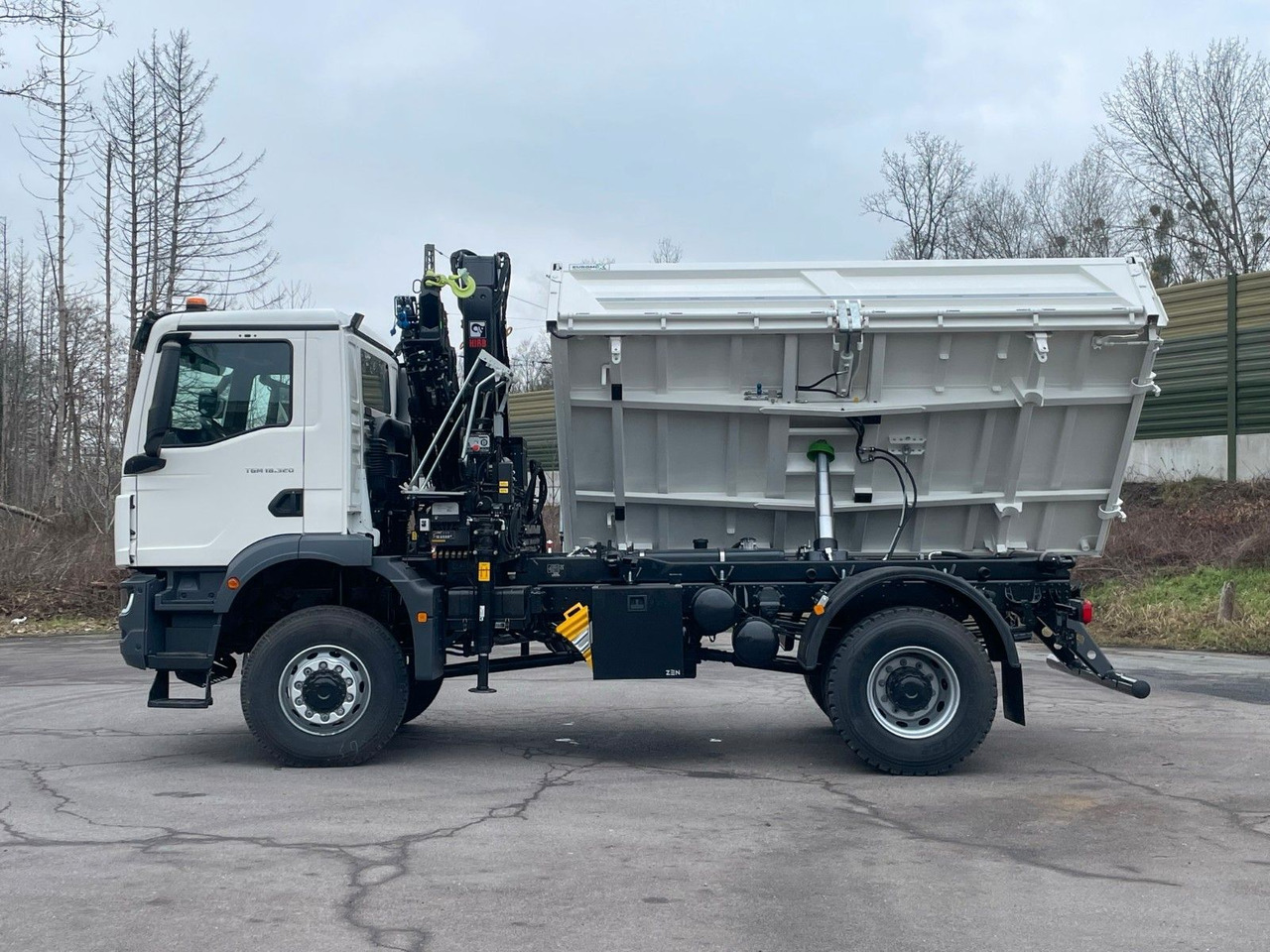 MAN TGM 18.320 4x4 Euro6e Hiab X-HiDuo 138DS-3 - Самосвал, Автоманипулятор: фото 3 MAN TGM 18.320 4x4 Euro6e Hiab X-HiDuo 138DS-3 - Самосвал, Автоманипулятор: фото 3