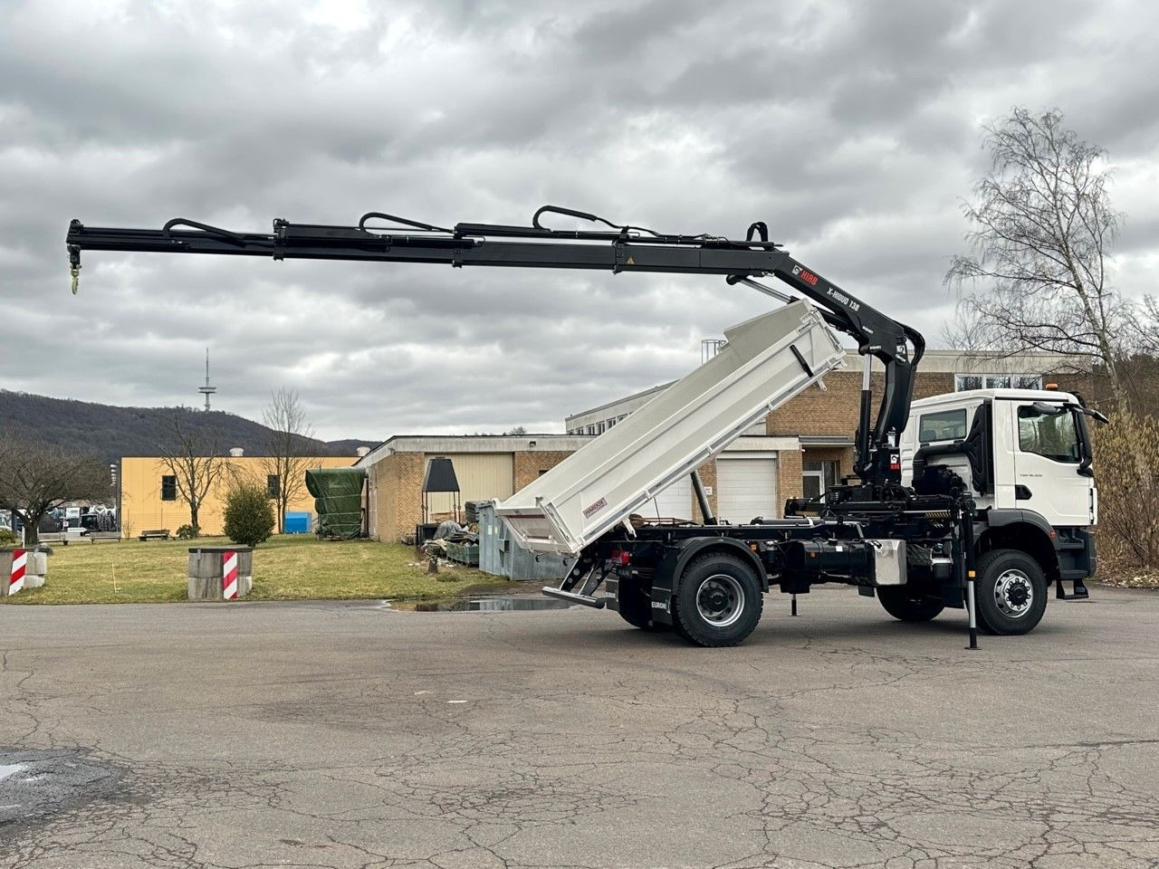 MAN TGM 18.320 4x4 Euro6e Hiab X-HiDuo 138DS-3 - Самосвал, Автоманипулятор: фото 2 MAN TGM 18.320 4x4 Euro6e Hiab X-HiDuo 138DS-3 - Самосвал, Автоманипулятор: фото 2