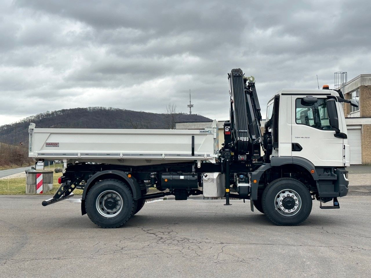 MAN TGM 18.320 4x4 Euro6e Hiab X-HiDuo 138DS-3 - Самосвал, Автоманипулятор: фото 4 MAN TGM 18.320 4x4 Euro6e Hiab X-HiDuo 138DS-3 - Самосвал, Автоманипулятор: фото 4