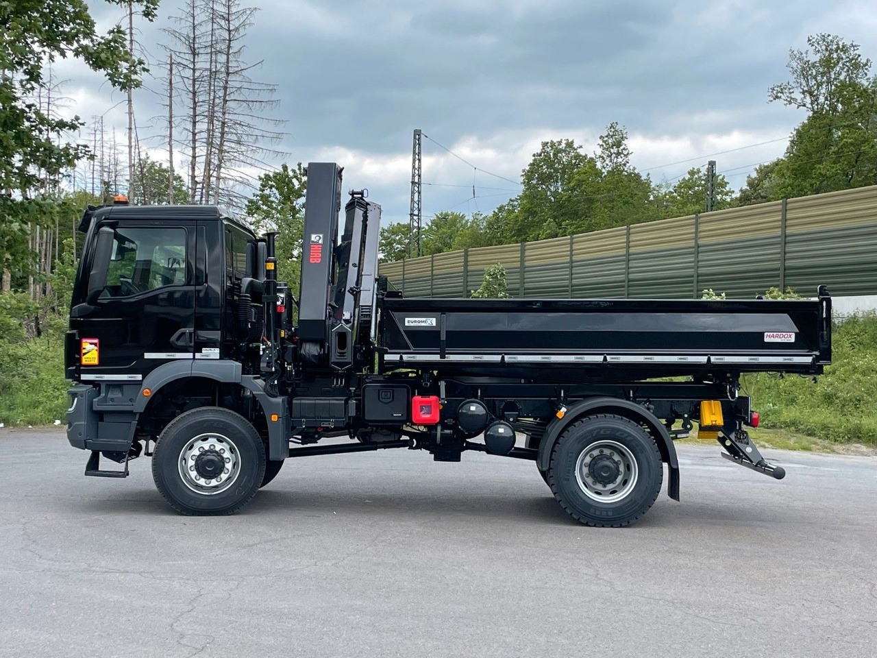 MAN TGM 18.320 4x4 Euro6e Hiab X Hiduo 228-4 - Самосвал, Автоманипулятор: фото 4 MAN TGM 18.320 4x4 Euro6e Hiab X Hiduo 228-4 - Самосвал, Автоманипулятор: фото 4