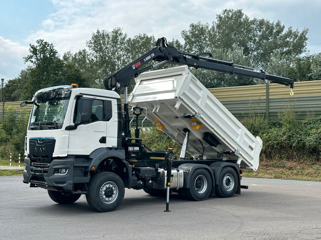 MAN TGS 28.440 6x4-4/3-Seiten- Kipper / Hiab 138-3 - Самосвал, Автоманипулятор: фото 1 MAN TGS 28.440 6x4-4/3-Seiten- Kipper / Hiab 138-3 - Самосвал, Автоманипулятор: фото 1