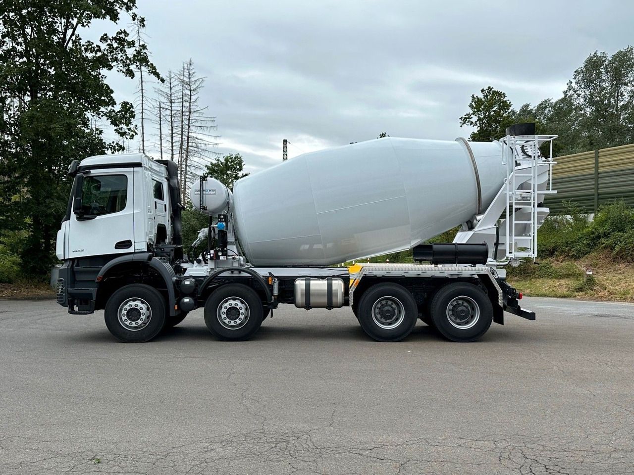 Mercedes-Benz AROCS 5 4142 B 8X4 Euro 3 EuromixMTP EM 10 - Автобетоносмеситель: фото 5 Mercedes-Benz AROCS 5 4142 B 8X4 Euro 3 EuromixMTP EM 10 - Автобетоносмеситель: фото 5