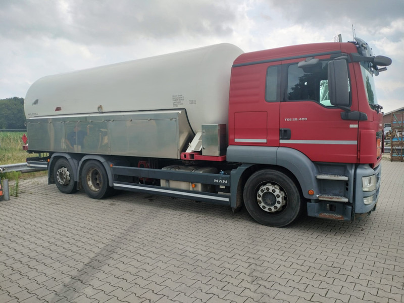 MAN TGS 26.400 6x2-4 LL 26900 Liter Gas tank truck ID 2.168 Rootselaar, flowmeter, pump - Грузовик-цистерна: фото 1 MAN TGS 26.400 6x2-4 LL 26900 Liter Gas tank truck ID 2.168 Rootselaar, flowmeter, pump - Грузовик-цистерна: фото 1