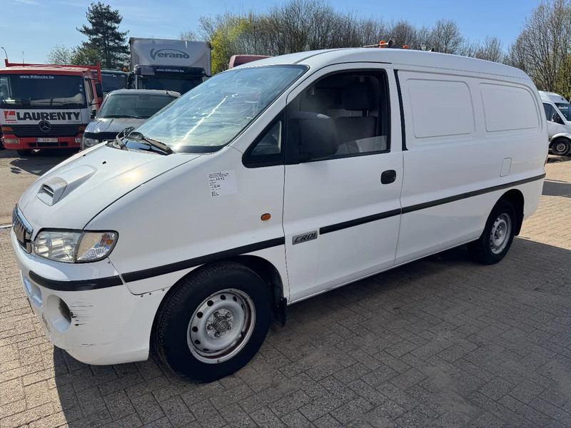 Hyundai H200 - Цельнометаллический фургон: фото 1 Hyundai H200 - Цельнометаллический фургон: фото 1
