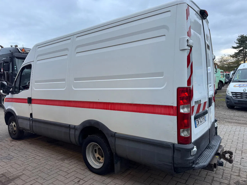 Цельнометаллический фургон Iveco Daily **35C15-EURO 5-MOTOR 3.0**: фото 10