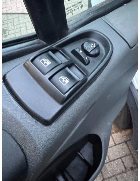 Цельнометаллический фургон Iveco Daily **35C15-EURO 5-MOTOR 3.0**: фото 15