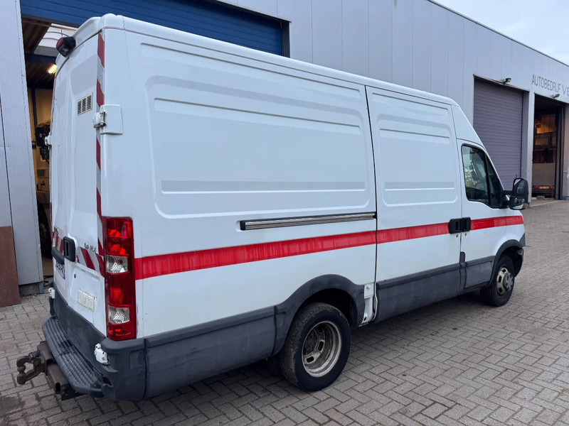 Iveco Daily **35C15-EURO 5-MOTOR 3.0** - Цельнометаллический фургон: фото 5 Iveco Daily **35C15-EURO 5-MOTOR 3.0** - Цельнометаллический фургон: фото 5