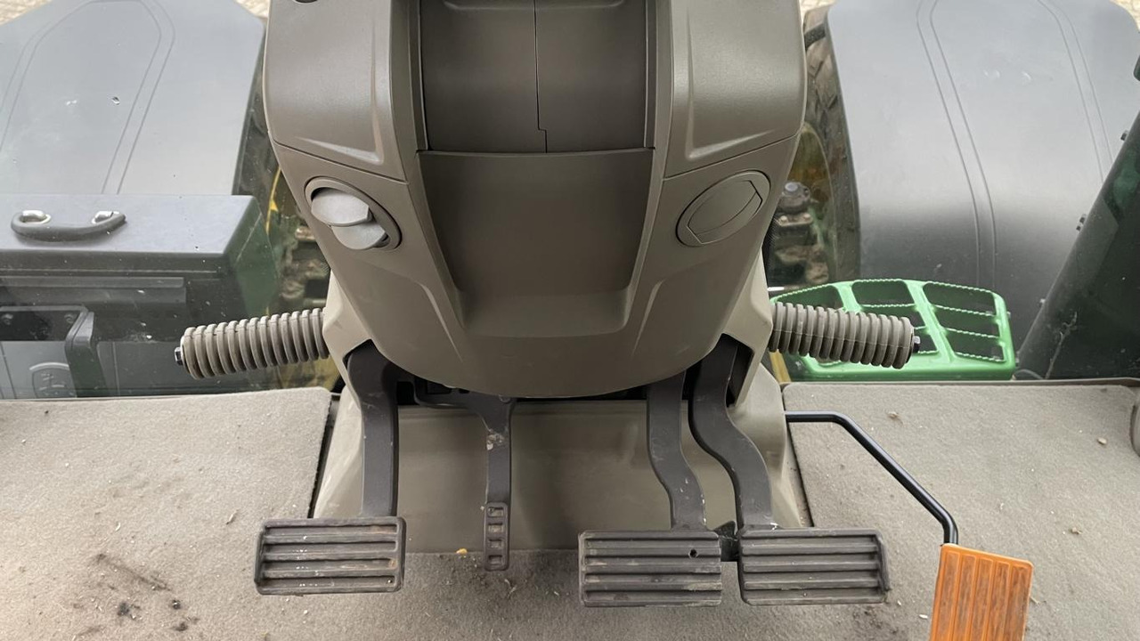 John Deere 7R330 - Трактор: фото 5 John Deere 7R330 - Трактор: фото 5