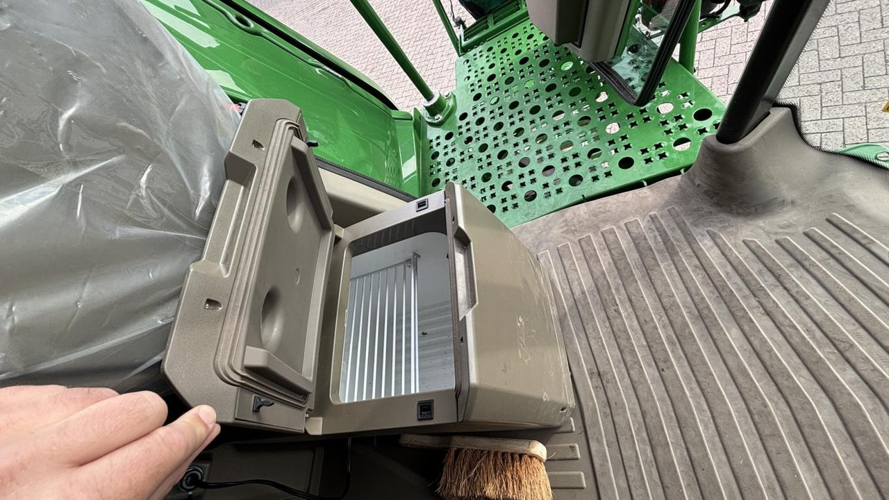 John Deere MÄHDRESCHER T5700 MY25 - Зерноуборочный комбайн: фото 3 John Deere MÄHDRESCHER T5700 MY25 - Зерноуборочный комбайн: фото 3