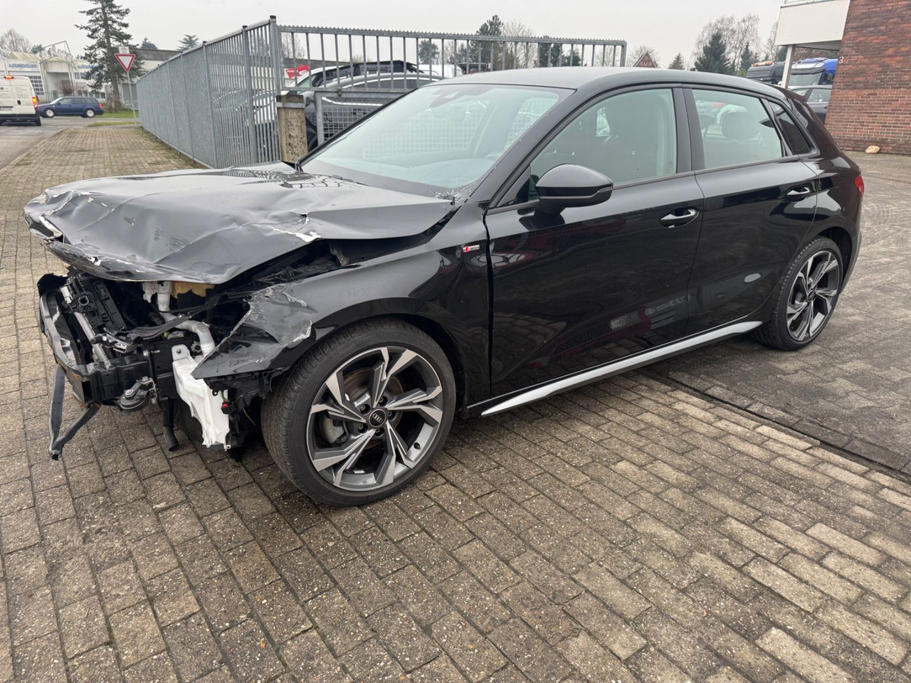 Audi A3 Sportback 35 TDI S line 32.000 KM S-TRONIC Audi A3 Sportback 35 TDI S line 32.000 KM S-TRONIC - Седан: фото 2 Audi A3 Sportback 35 TDI S line 32.000 KM S-TRONIC Audi A3 Sportback 35 TDI S line 32.000 KM S-TRONIC - Седан: фото 2
