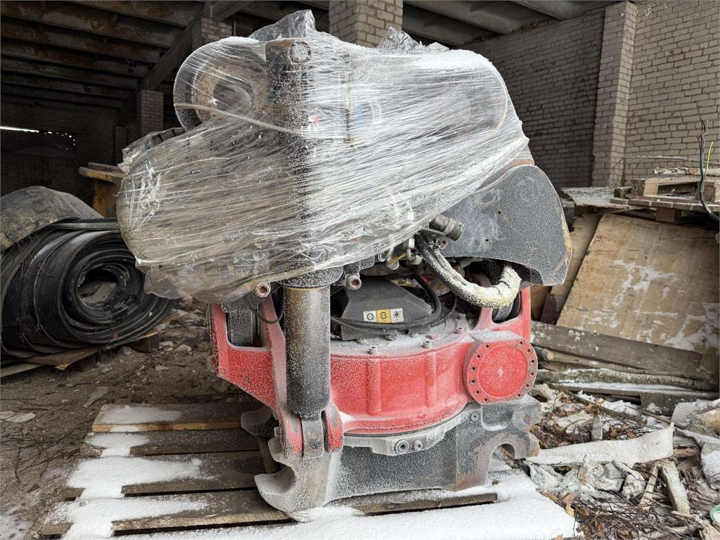 CAT 323 ROTOTILT R8 - Гусеничный экскаватор: фото 2 CAT 323 ROTOTILT R8 - Гусеничный экскаватор: фото 2