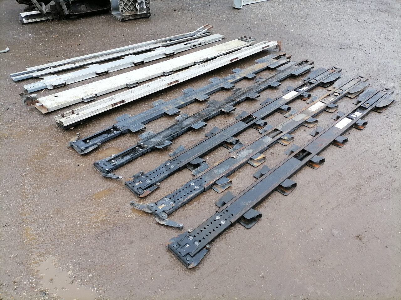 KRONE Haagise tugipostid 515068374 - Универсальная запчасть для Грузовиков: фото 1 KRONE Haagise tugipostid 515068374 - Универсальная запчасть для Грузовиков: фото 1