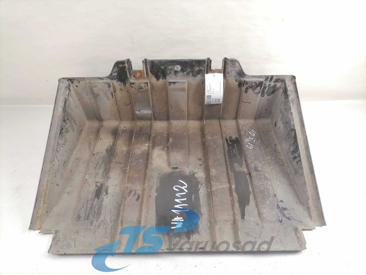 MAN Battery cover 81418600139 - Аккумулятор для Грузовиков: фото 5 MAN Battery cover 81418600139 - Аккумулятор для Грузовиков: фото 5