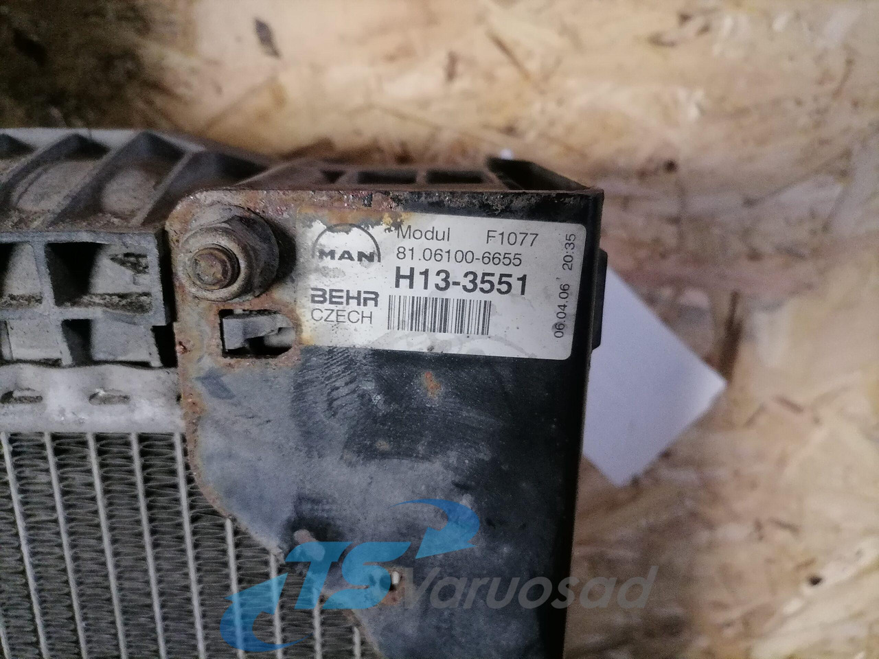 MAN Cooling radiator 81061016477 - Радиатор для Грузовиков: фото 3 MAN Cooling radiator 81061016477 - Радиатор для Грузовиков: фото 3