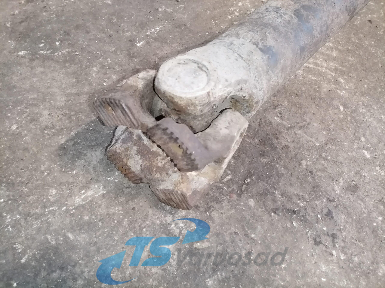 MAN Propeller shaft 81393336144 - Карданный вал для Грузовиков: фото 3 MAN Propeller shaft 81393336144 - Карданный вал для Грузовиков: фото 3