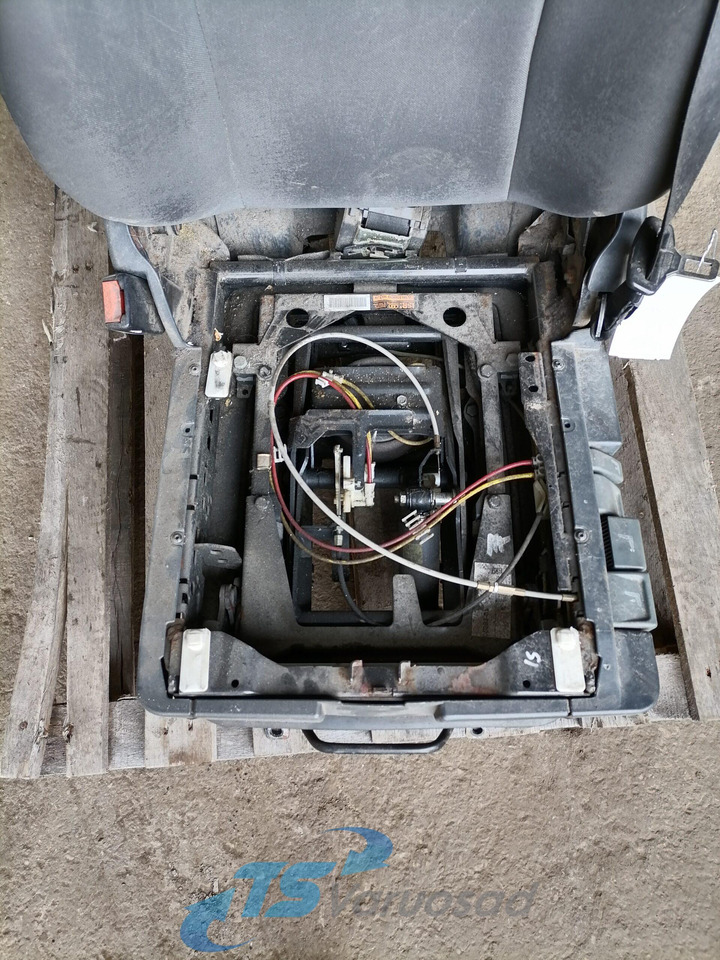 Renault Juhiiste 7485131006 - Сиденье для Грузовиков: фото 5 Renault Juhiiste 7485131006 - Сиденье для Грузовиков: фото 5