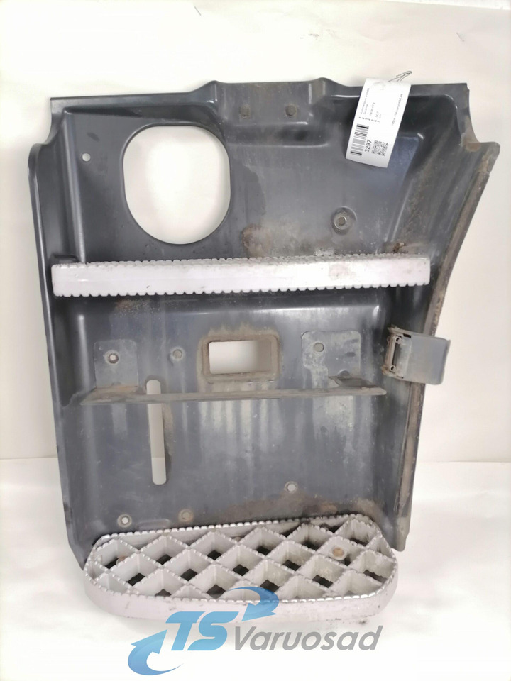 Scania Astmelaua u-plekk, vasak 1498179 - Боковая подножка для Грузовиков: фото 1 Scania Astmelaua u-plekk, vasak 1498179 - Боковая подножка для Грузовиков: фото 1