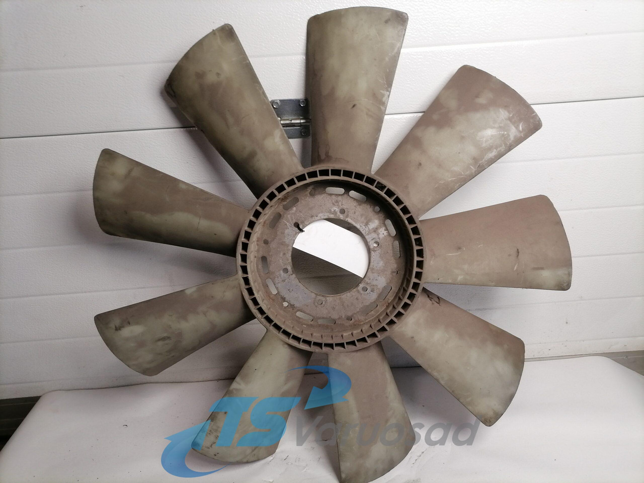 Scania Cooling fan 1354979 - Вентилятор для Грузовиков: фото 1 Scania Cooling fan 1354979 - Вентилятор для Грузовиков: фото 1
