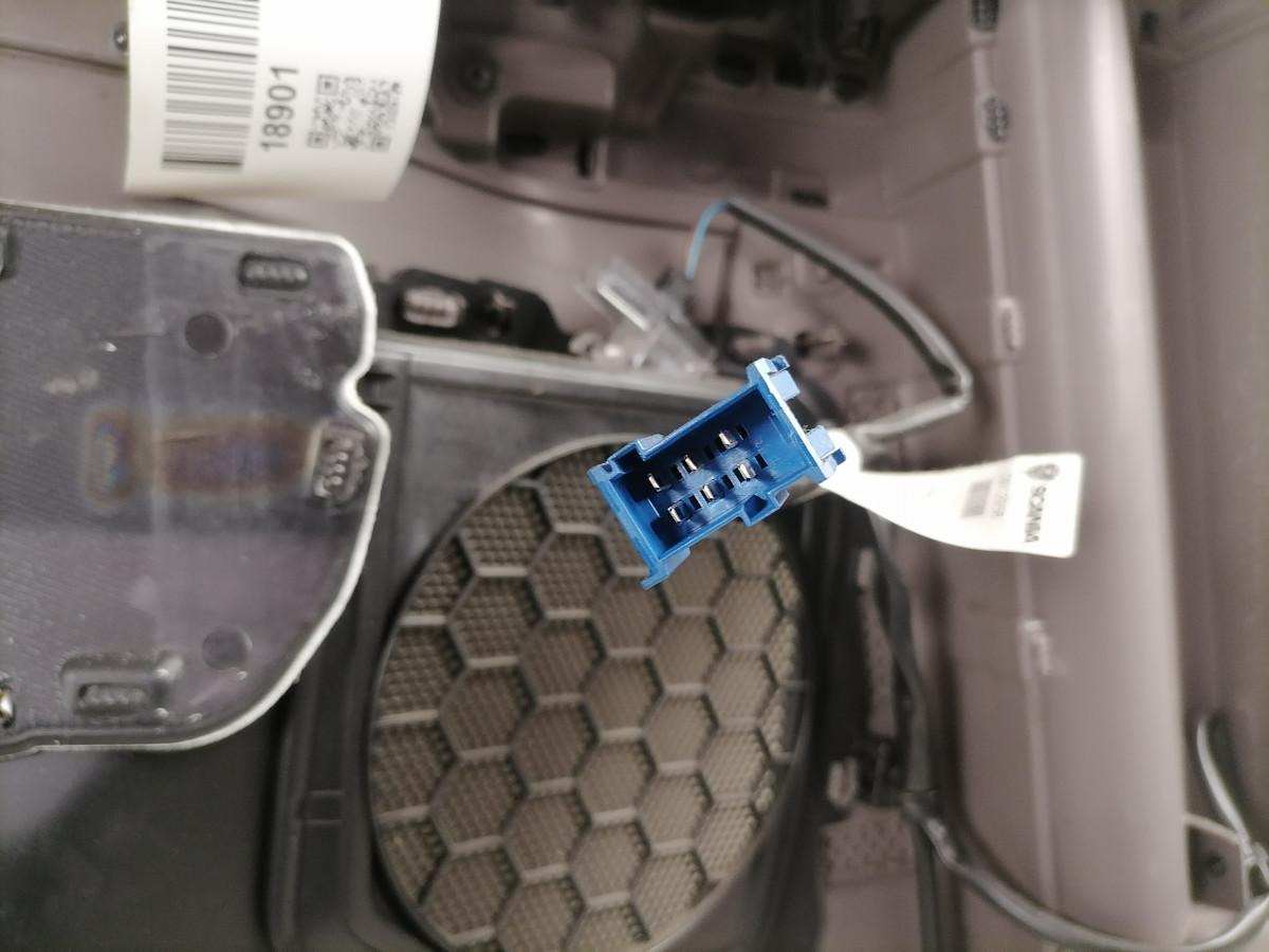 Scania Door trim panel 2795126 - Дверь и запчасти для Грузовиков: фото 3 Scania Door trim panel 2795126 - Дверь и запчасти для Грузовиков: фото 3