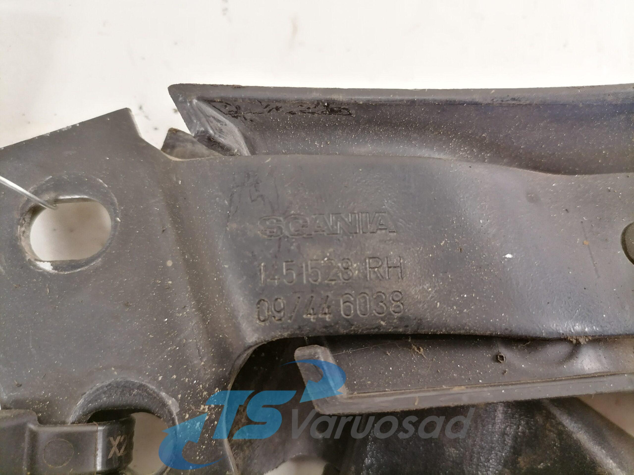 Scania Grille panel hinge 1451528 - Решётка радиатора для Грузовиков: фото 5 Scania Grille panel hinge 1451528 - Решётка радиатора для Грузовиков: фото 5