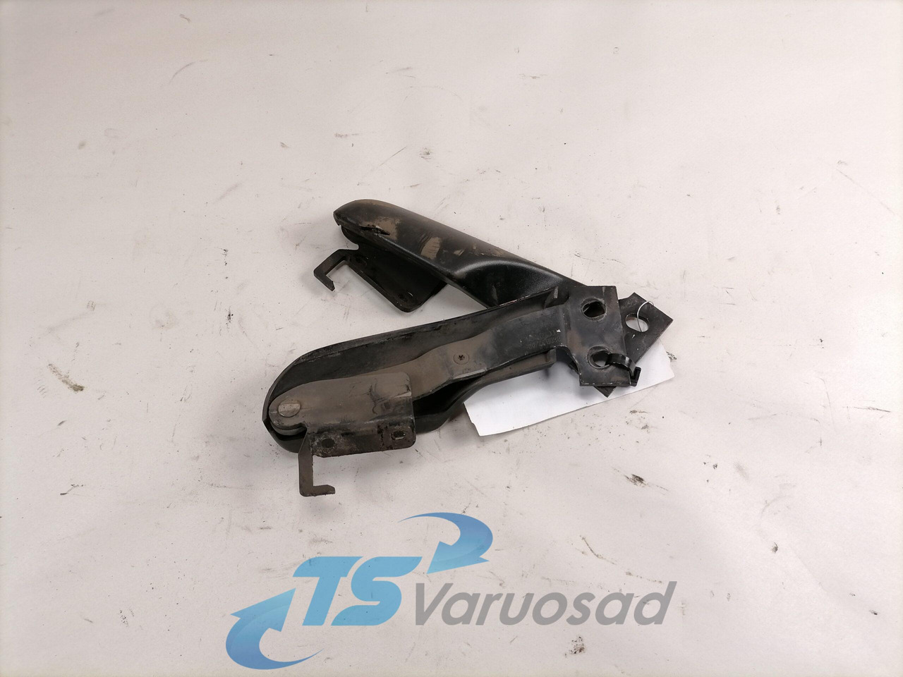 Scania Grille panel hinge 1451528 - Решётка радиатора для Грузовиков: фото 1 Scania Grille panel hinge 1451528 - Решётка радиатора для Грузовиков: фото 1