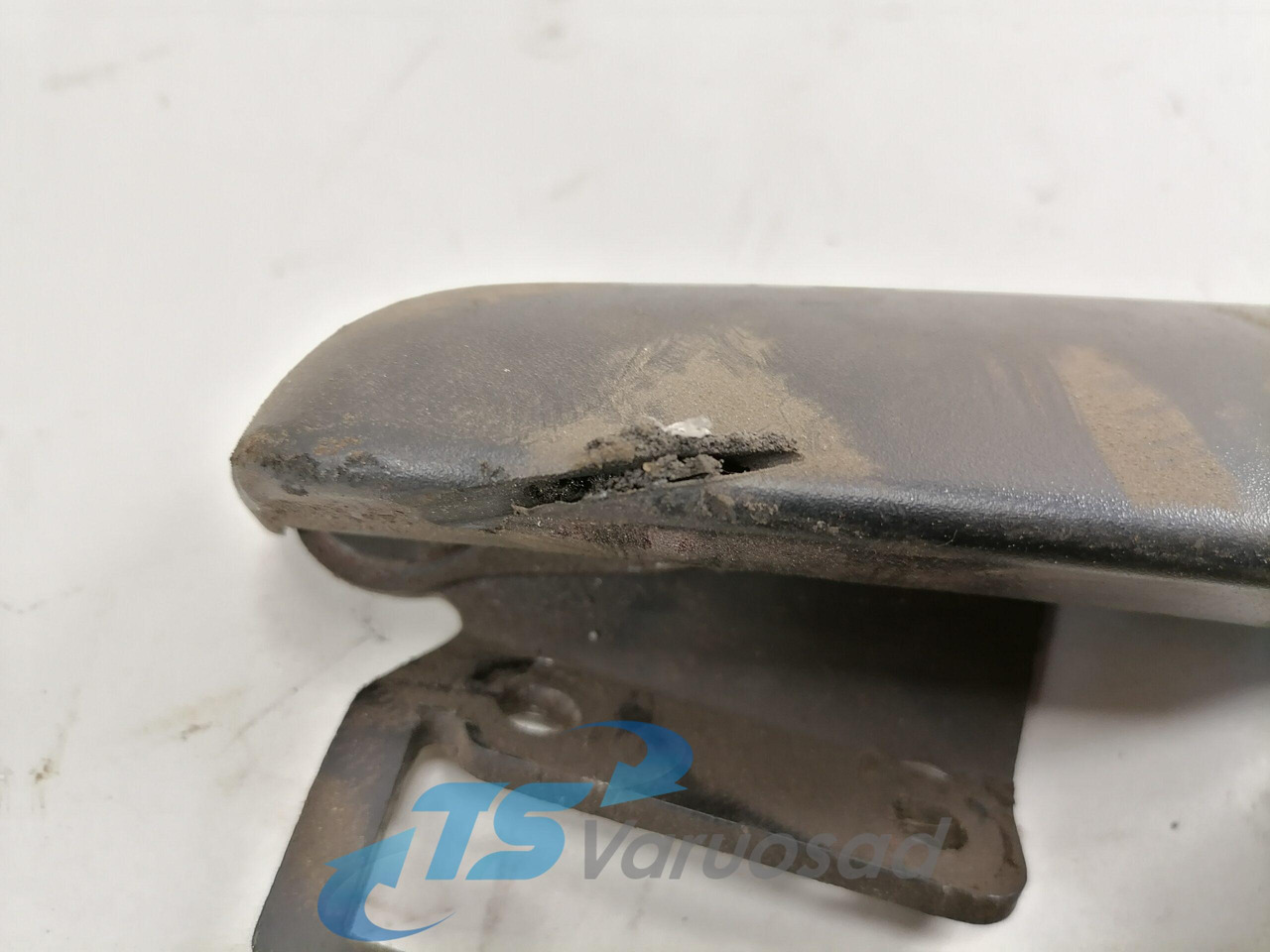 Scania Grille panel hinge 1451528 - Решётка радиатора для Грузовиков: фото 2 Scania Grille panel hinge 1451528 - Решётка радиатора для Грузовиков: фото 2