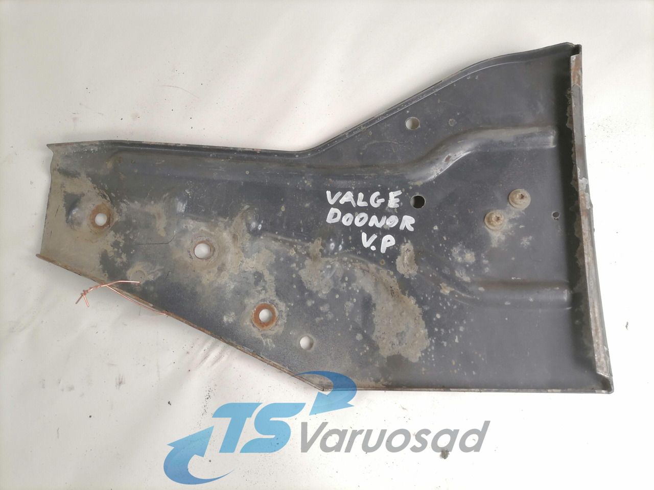 Scania Mudguard bracket 1434321 - Универсальная запчасть для Грузовиков: фото 3 Scania Mudguard bracket 1434321 - Универсальная запчасть для Грузовиков: фото 3