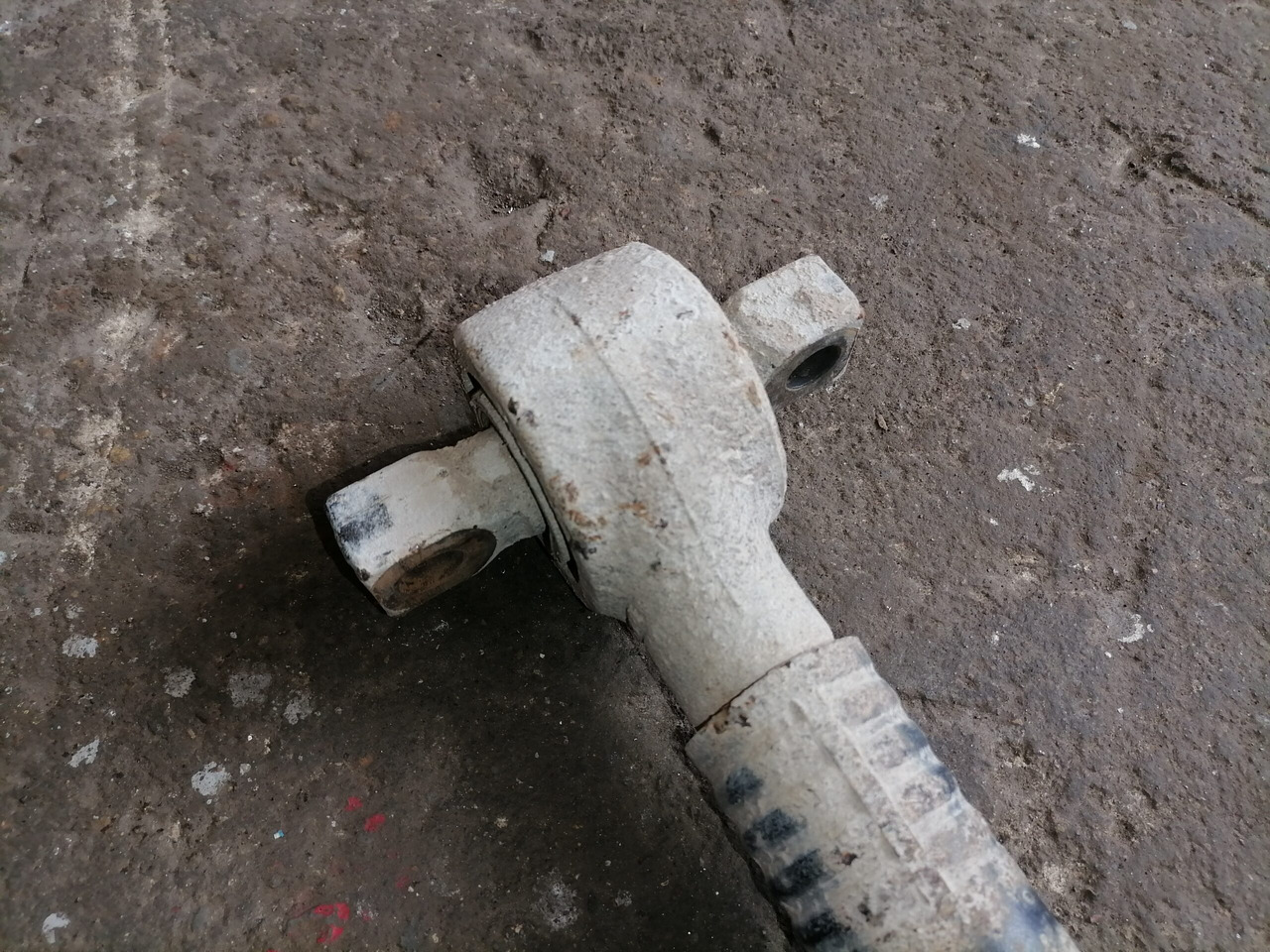 Scania Torque rod 1393298 - Ось и запчасти для Грузовиков: фото 3 Scania Torque rod 1393298 - Ось и запчасти для Грузовиков: фото 3