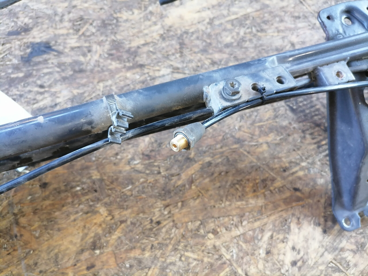 Scania Wiper frame 1765183 - Щетка стеклоочистителя для Грузовиков: фото 3 Scania Wiper frame 1765183 - Щетка стеклоочистителя для Грузовиков: фото 3