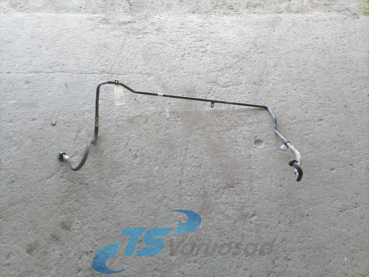 Volvo A/C pipe 82401758 - Отопление/ Вентиляция для Грузовиков: фото 1 Volvo A/C pipe 82401758 - Отопление/ Вентиляция для Грузовиков: фото 1