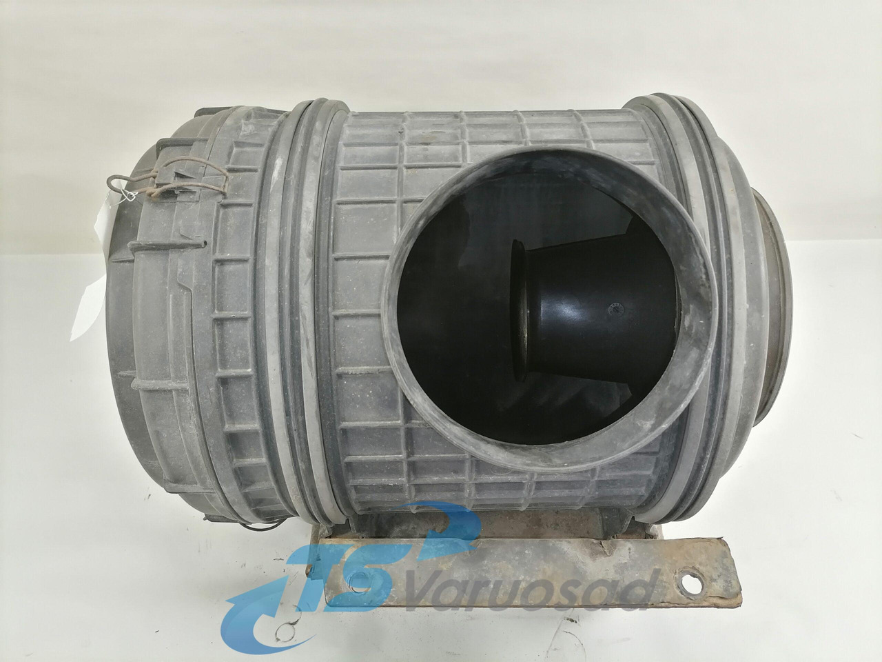 Volvo Air filter housing 20707665 - Система впуска для Грузовиков: фото 4 Volvo Air filter housing 20707665 - Система впуска для Грузовиков: фото 4