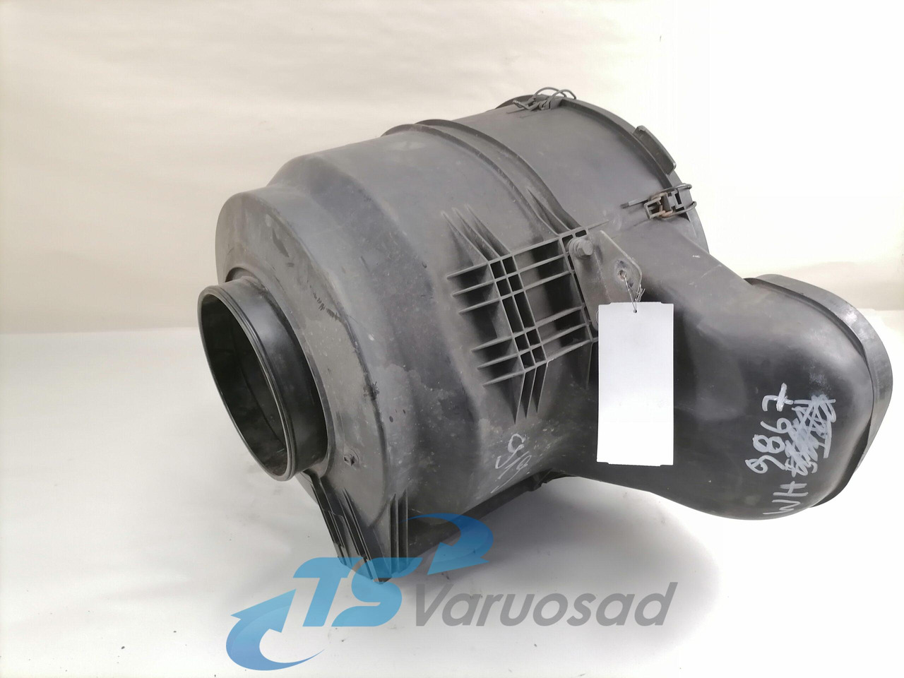 Volvo Air filter housing 21115476 - Система впуска для Грузовиков: фото 4 Volvo Air filter housing 21115476 - Система впуска для Грузовиков: фото 4