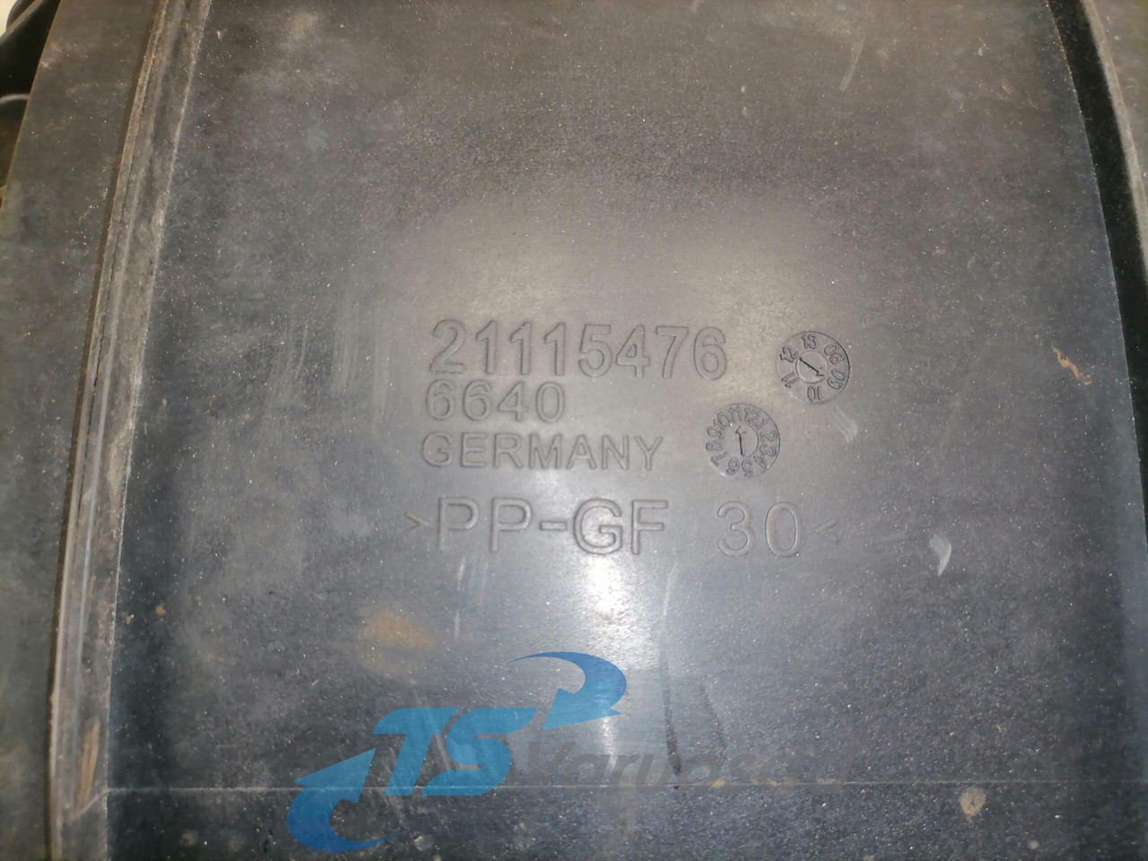 Volvo Air filter housing 21115476 - Система впуска для Грузовиков: фото 5 Volvo Air filter housing 21115476 - Система впуска для Грузовиков: фото 5