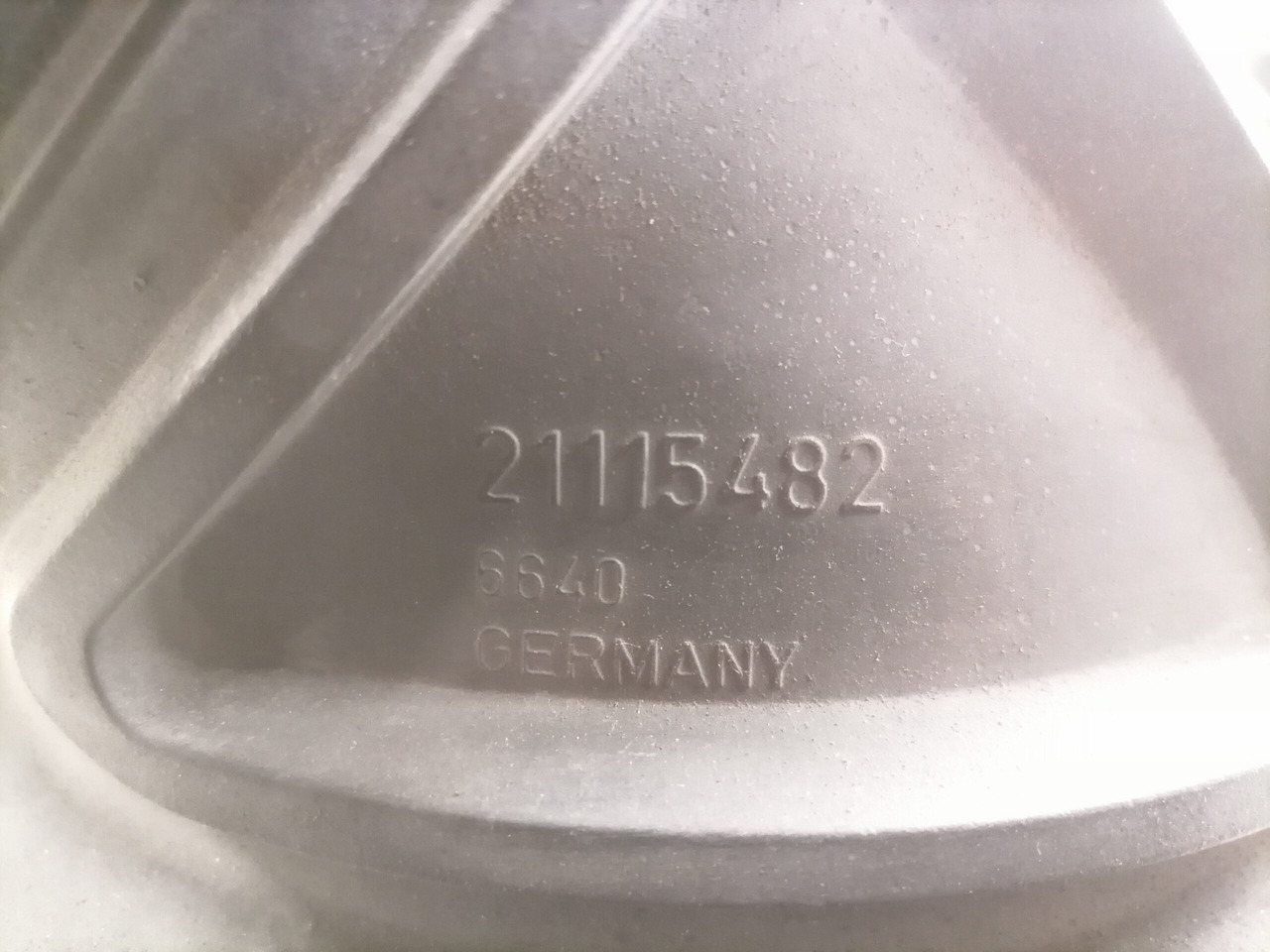 Volvo Air intake 21115482 - Система впуска для Грузовиков: фото 3 Volvo Air intake 21115482 - Система впуска для Грузовиков: фото 3