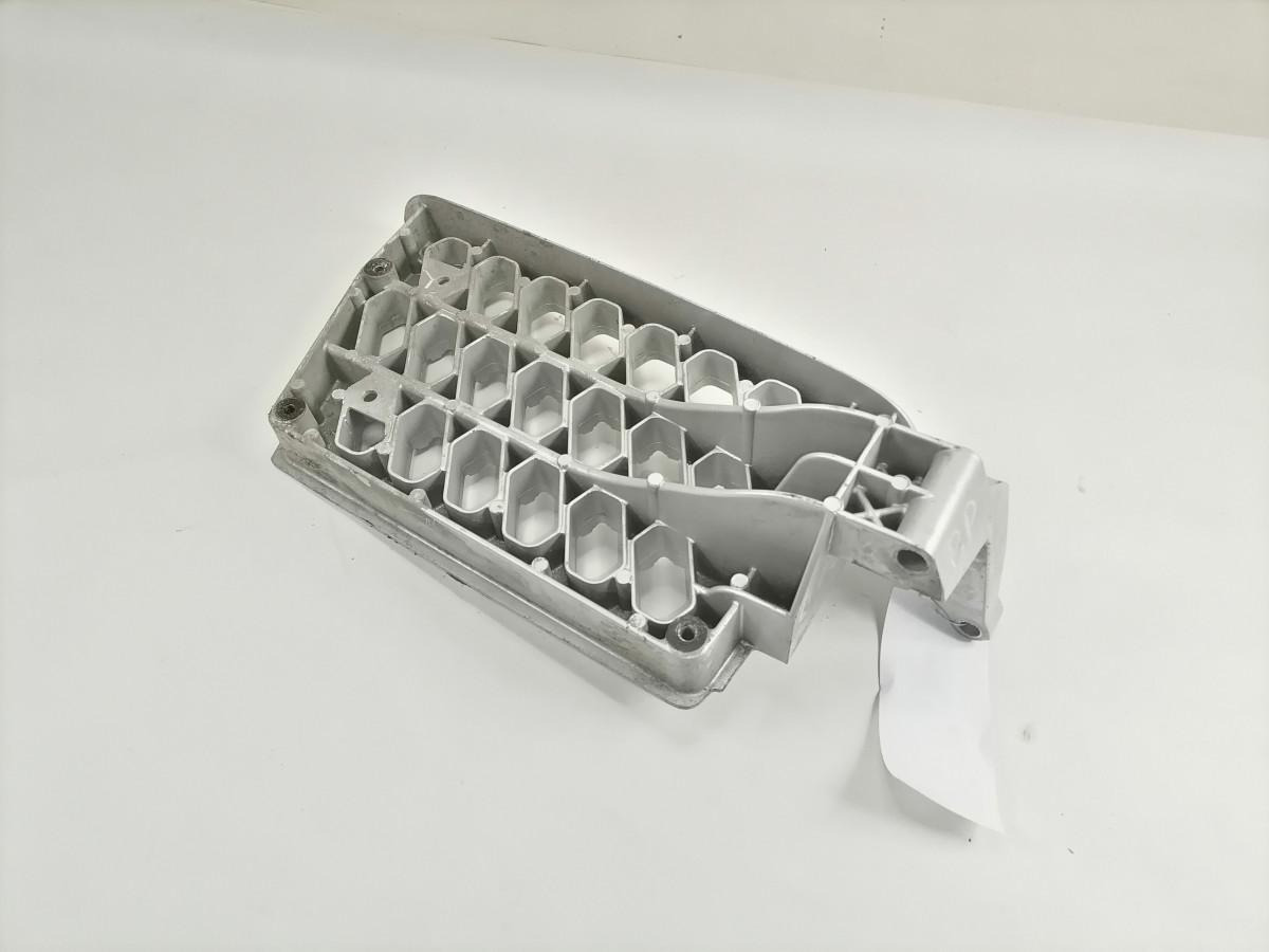 Volvo Astmelaua aste 82859306 - Боковая подножка для Грузовиков: фото 3 Volvo Astmelaua aste 82859306 - Боковая подножка для Грузовиков: фото 3