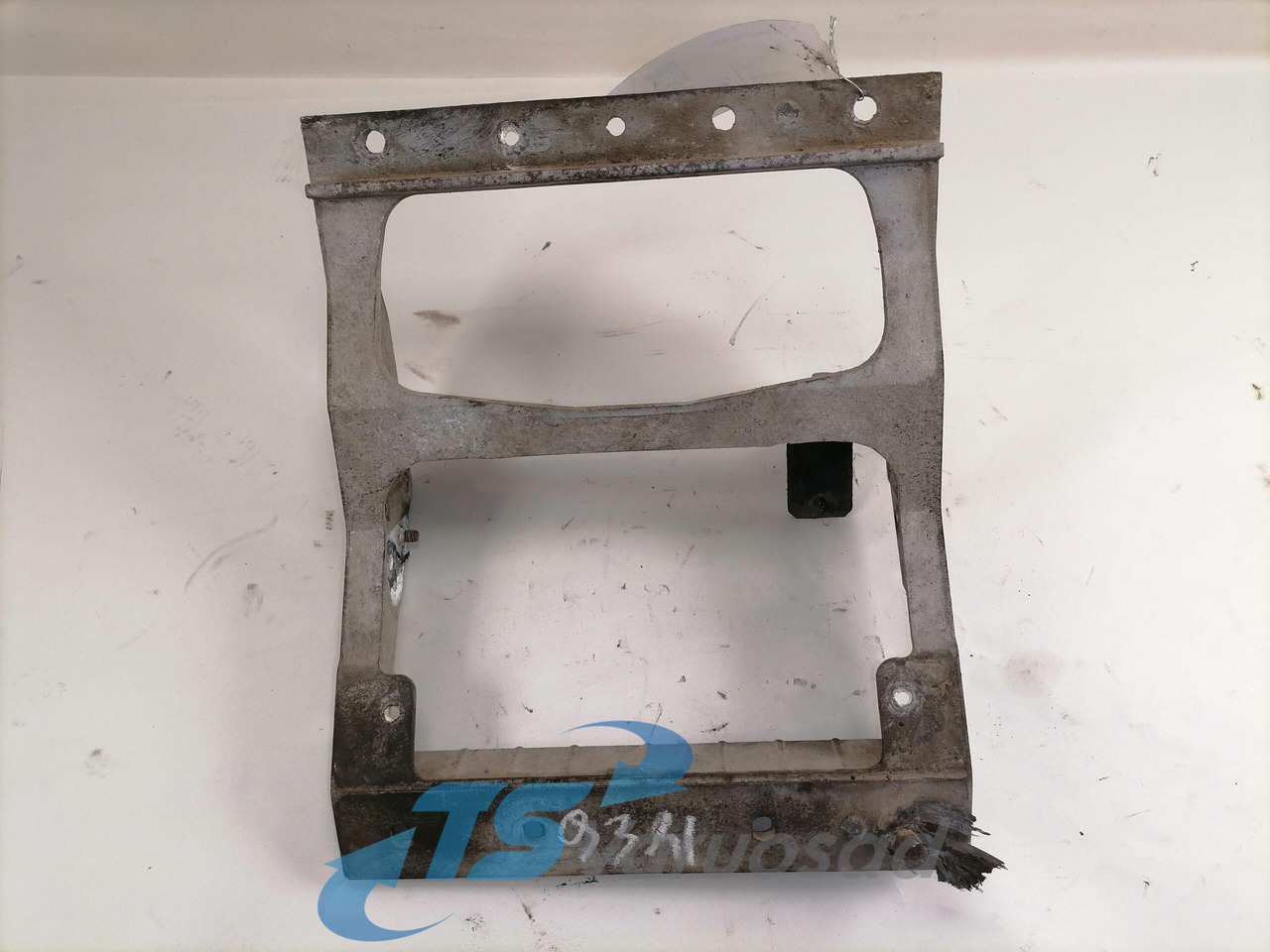 Volvo Astmelaua kandur 5010610723 - Боковая подножка для Грузовиков: фото 2 Volvo Astmelaua kandur 5010610723 - Боковая подножка для Грузовиков: фото 2