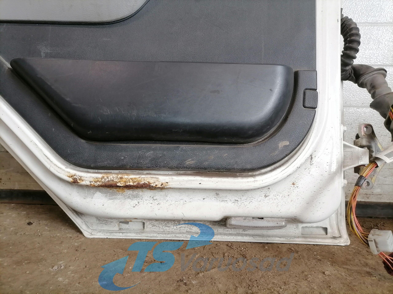 Volvo Door 85112763 - Дверь и запчасти для Грузовиков: фото 4 Volvo Door 85112763 - Дверь и запчасти для Грузовиков: фото 4